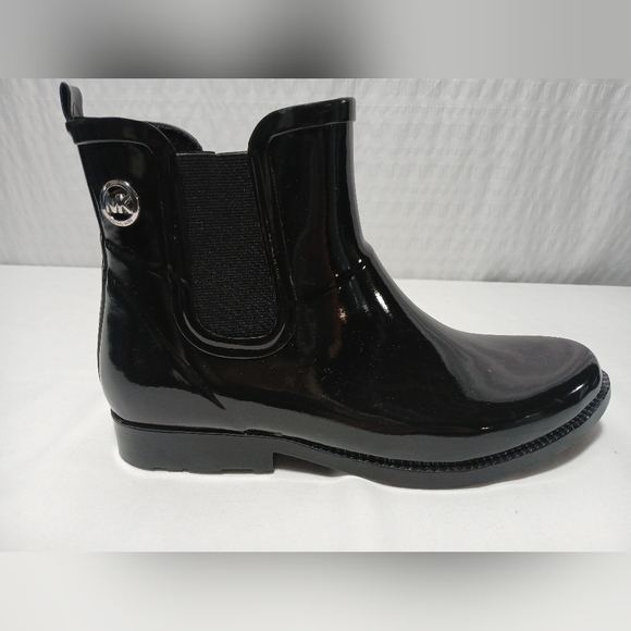 Michael Kors Shoes - Micheal Kors Pull On Ankle Rain Boots. Size 10